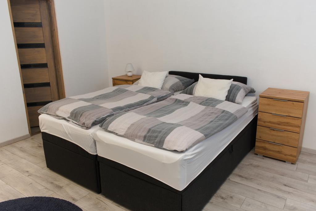 Travel - Franciaágyas apartman zuhanyzóval Travel - Franciaágyas apartman zuhanyzóval