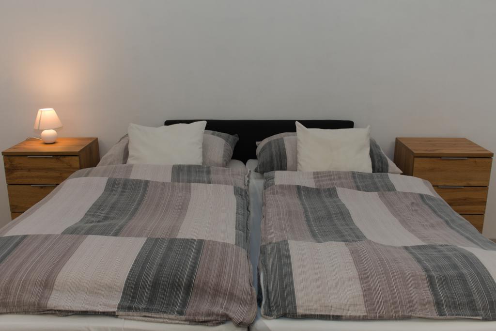 Travel - Franciaágyas apartman zuhanyzóval Travel - Franciaágyas apartman zuhanyzóval