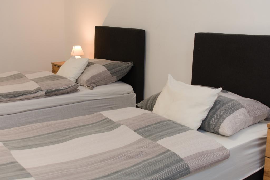 Travel - Franciaágyas apartman zuhanyzóval Travel - Franciaágyas apartman zuhanyzóval