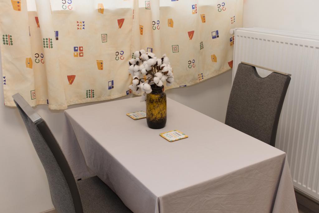 Travel - Franciaágyas apartman zuhanyzóval Travel - Franciaágyas apartman zuhanyzóval